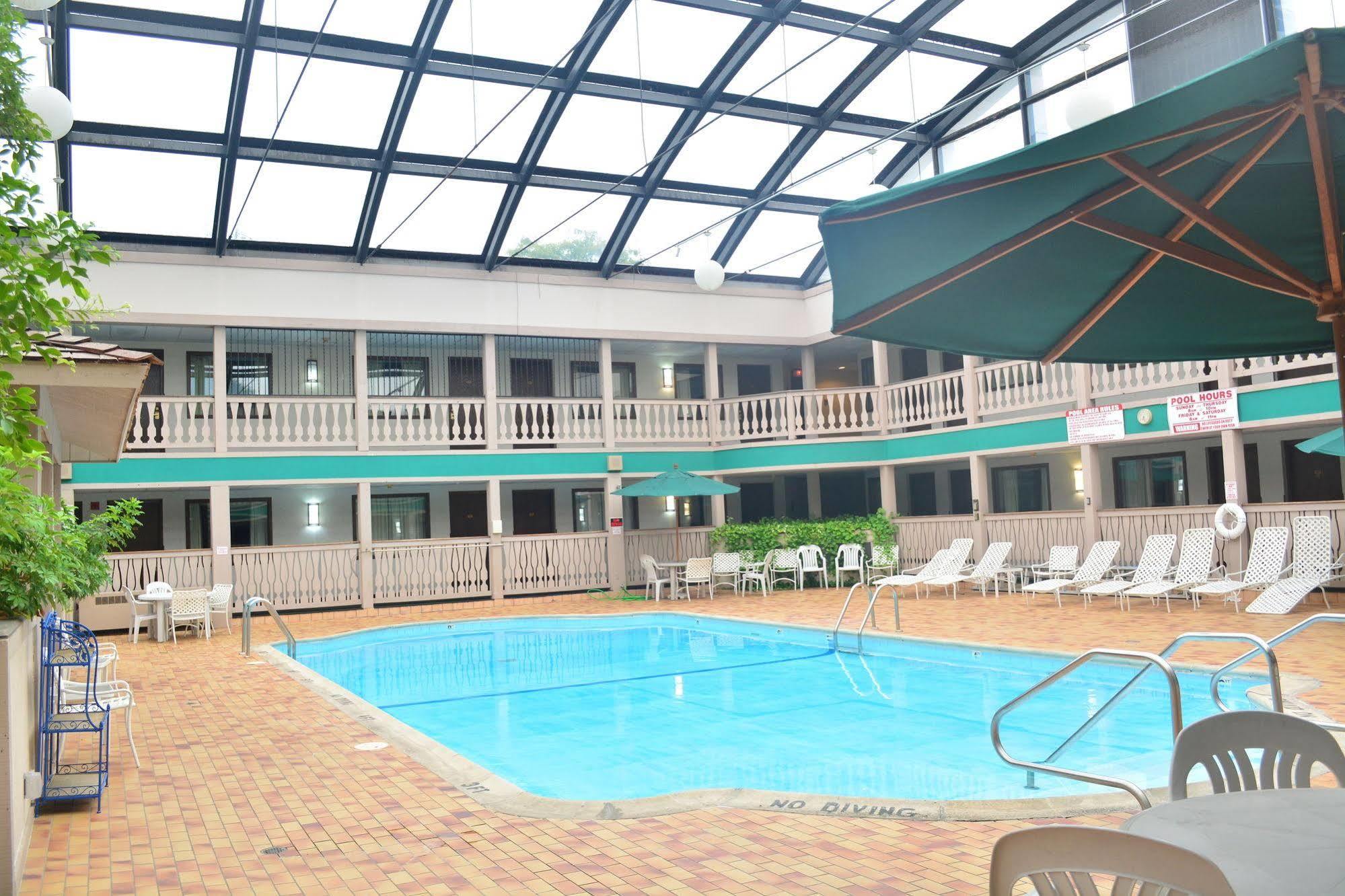 Elk Grove Hotel Elk Grove Village Exterior foto